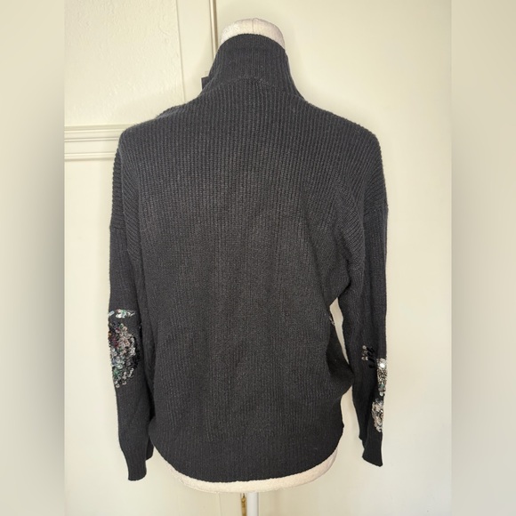 Nicole Miller Black Turtleneck Sweater with Silver Sequin size M new with tag - Picture 4 of 8